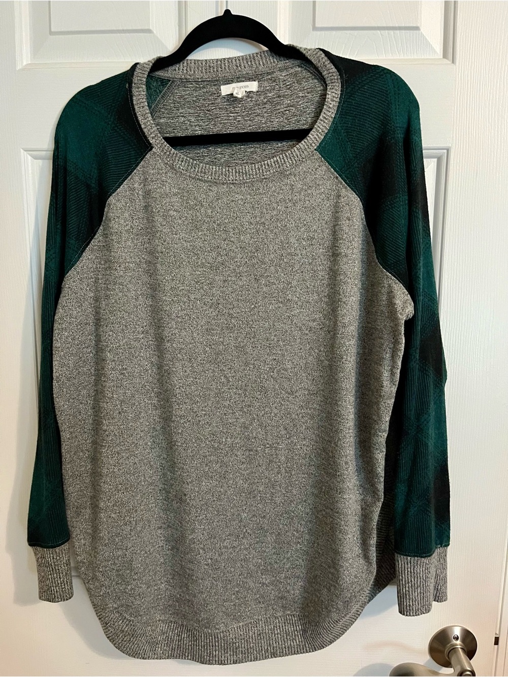 Women’s Gray & Dark Green Raglan Knit Maurices 24/7 Top XL